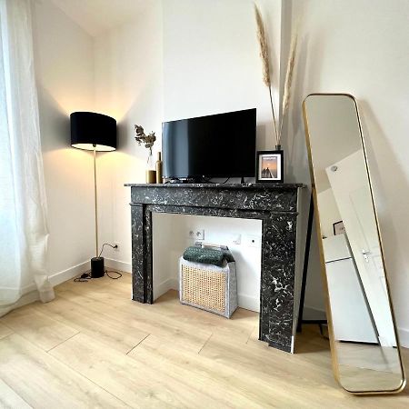 Suite ~ Romance Estivale ~ A 15 Min De Lyon Miribel  Exterior photo