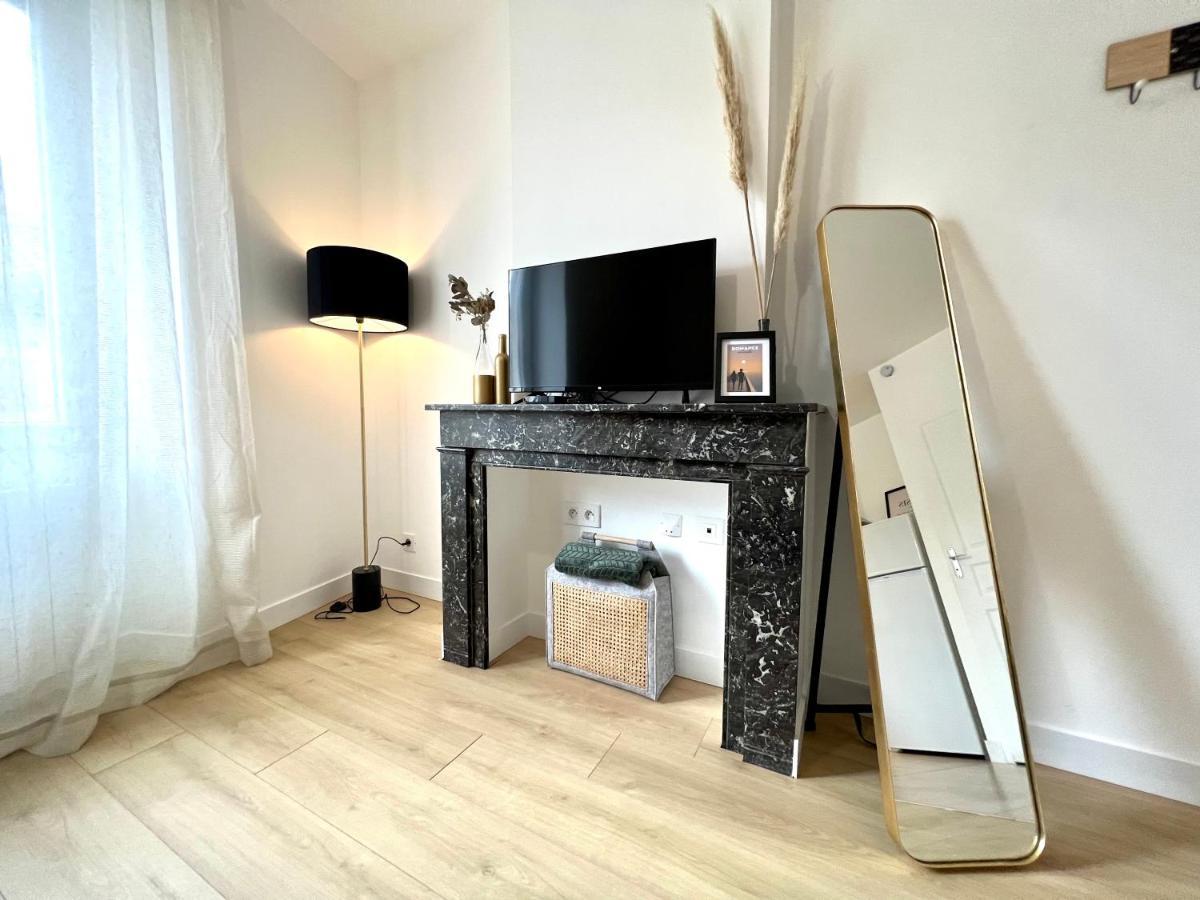 Suite ~ Romance Estivale ~ A 15 Min De Lyon Miribel  Exterior photo